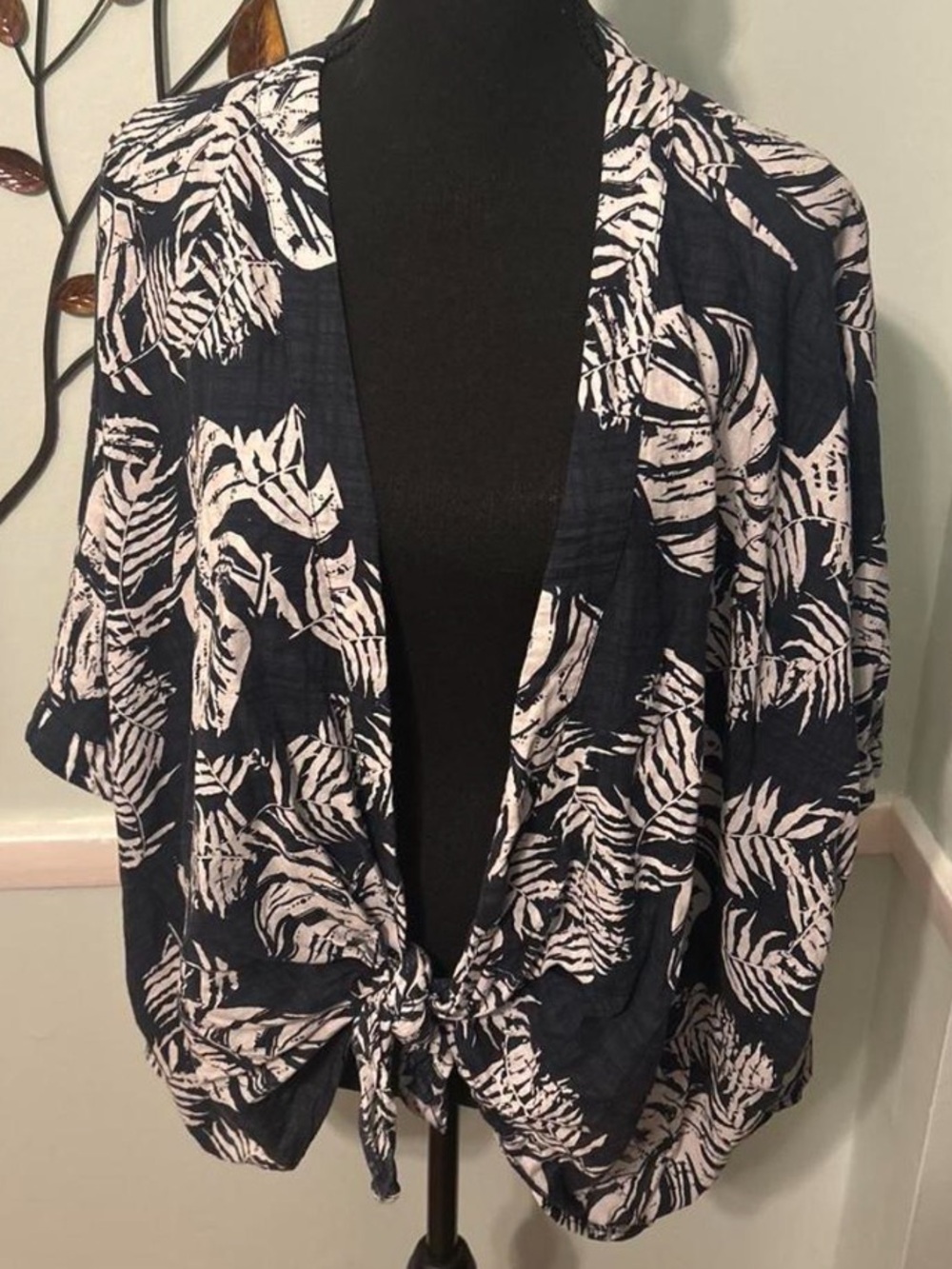 Women's Navy Leaf-Print Tie-Front Camisole